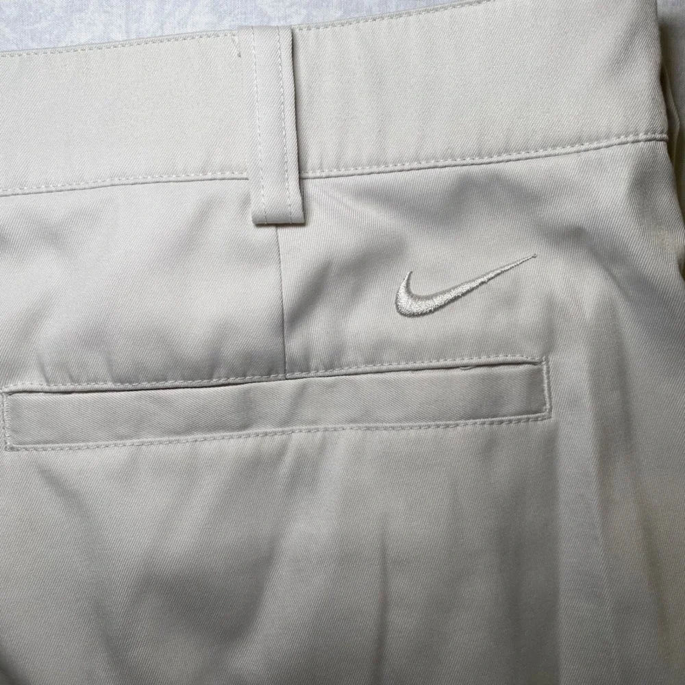 Nike Golf Tour Performance Dri-FIT Shorts Mens 35 Beige Tan Flat Front Sport